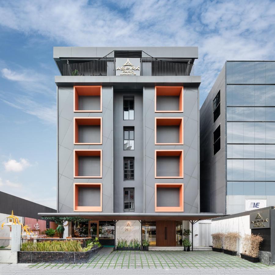 Aspira Parc Sukhumvit 22 Hotel Bangkok Exterior photo