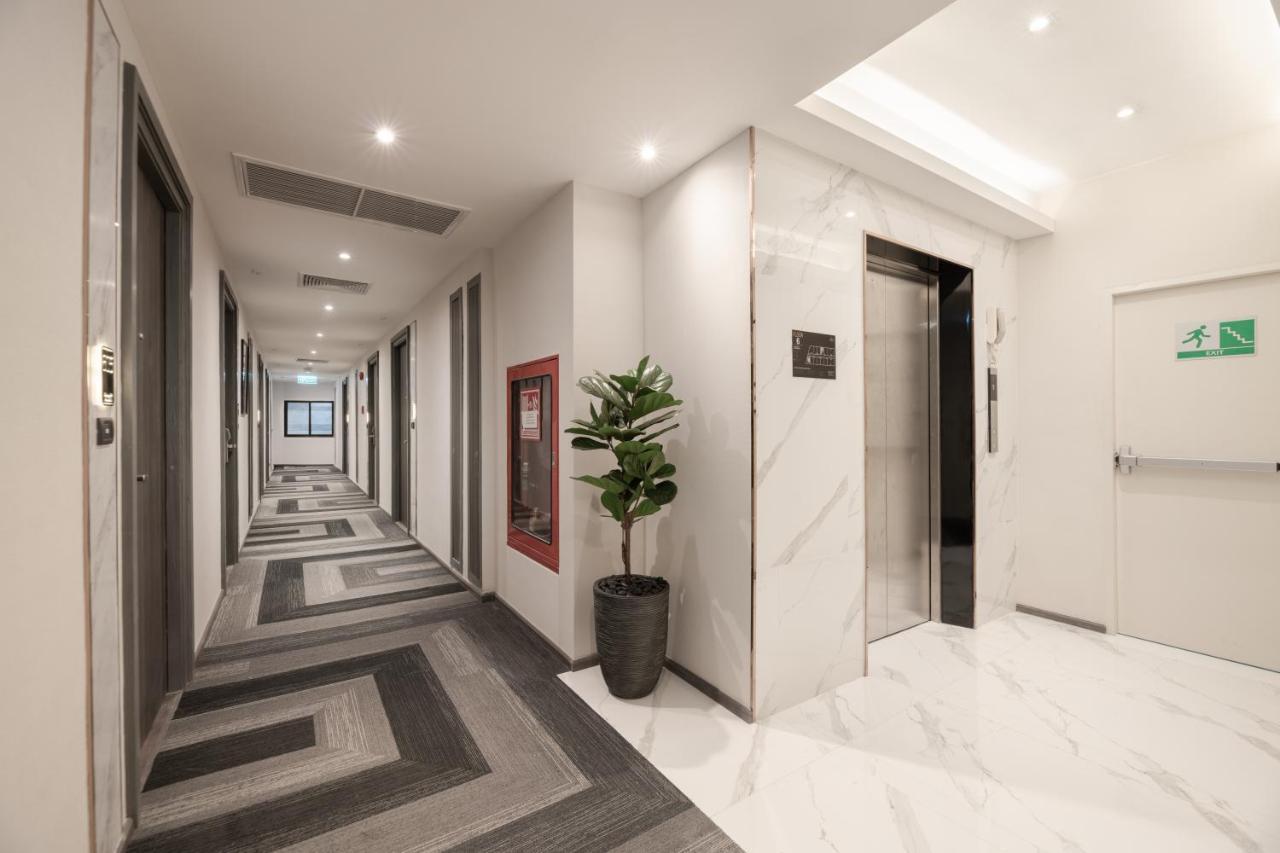 Aspira Parc Sukhumvit 22 Hotel Bangkok Exterior photo