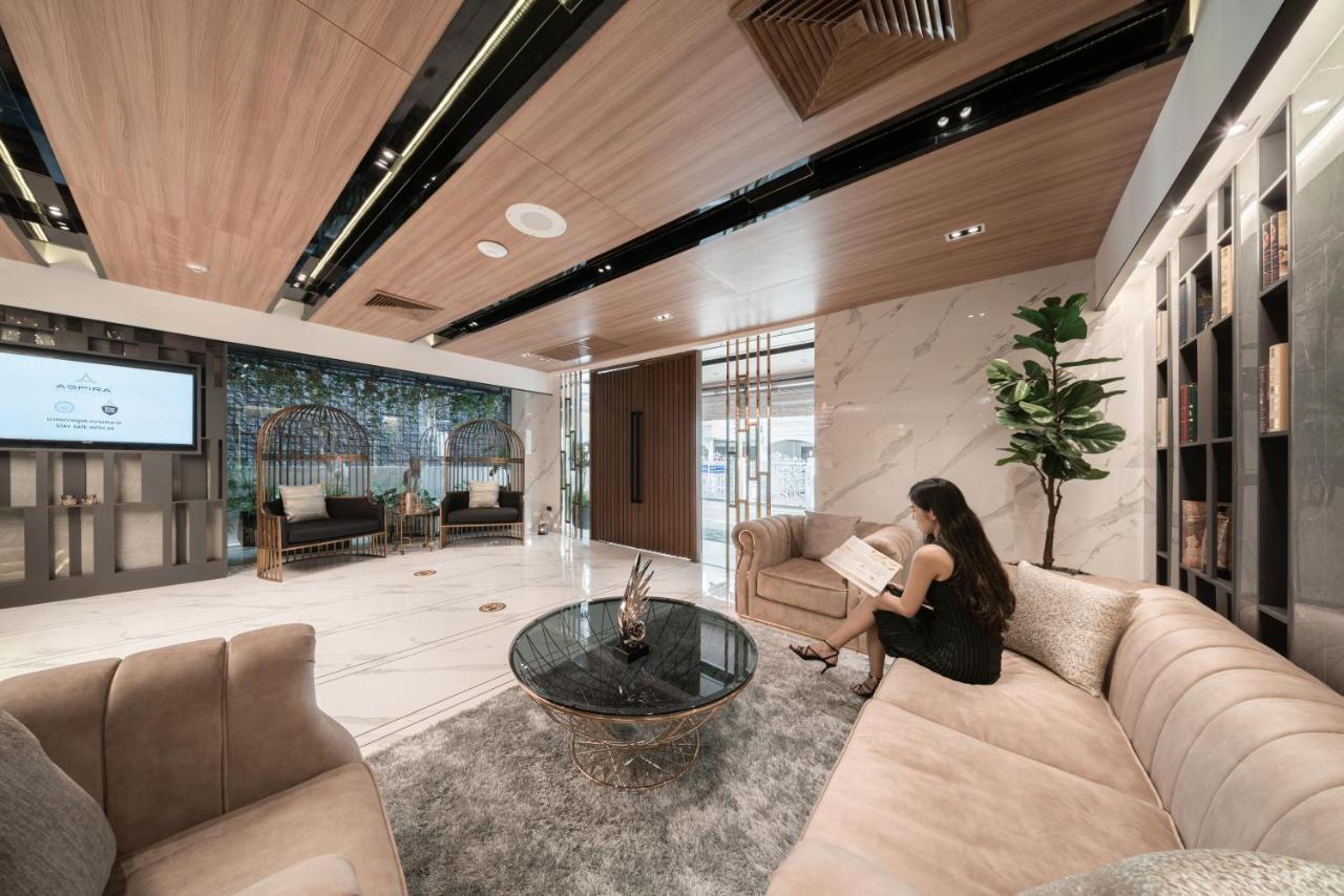 Aspira Parc Sukhumvit 22 Hotel Bangkok Exterior photo